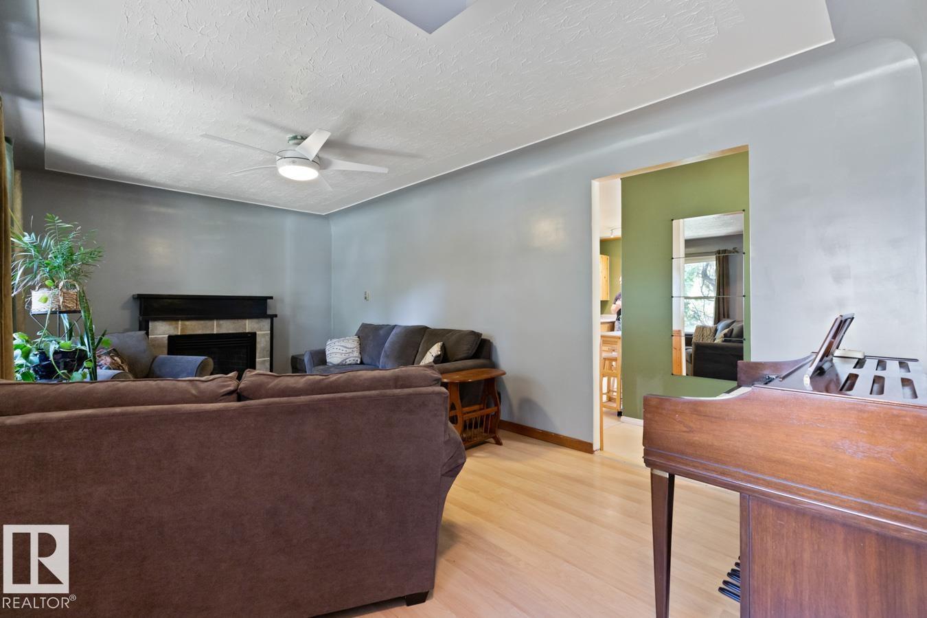 12346 129 ST NW