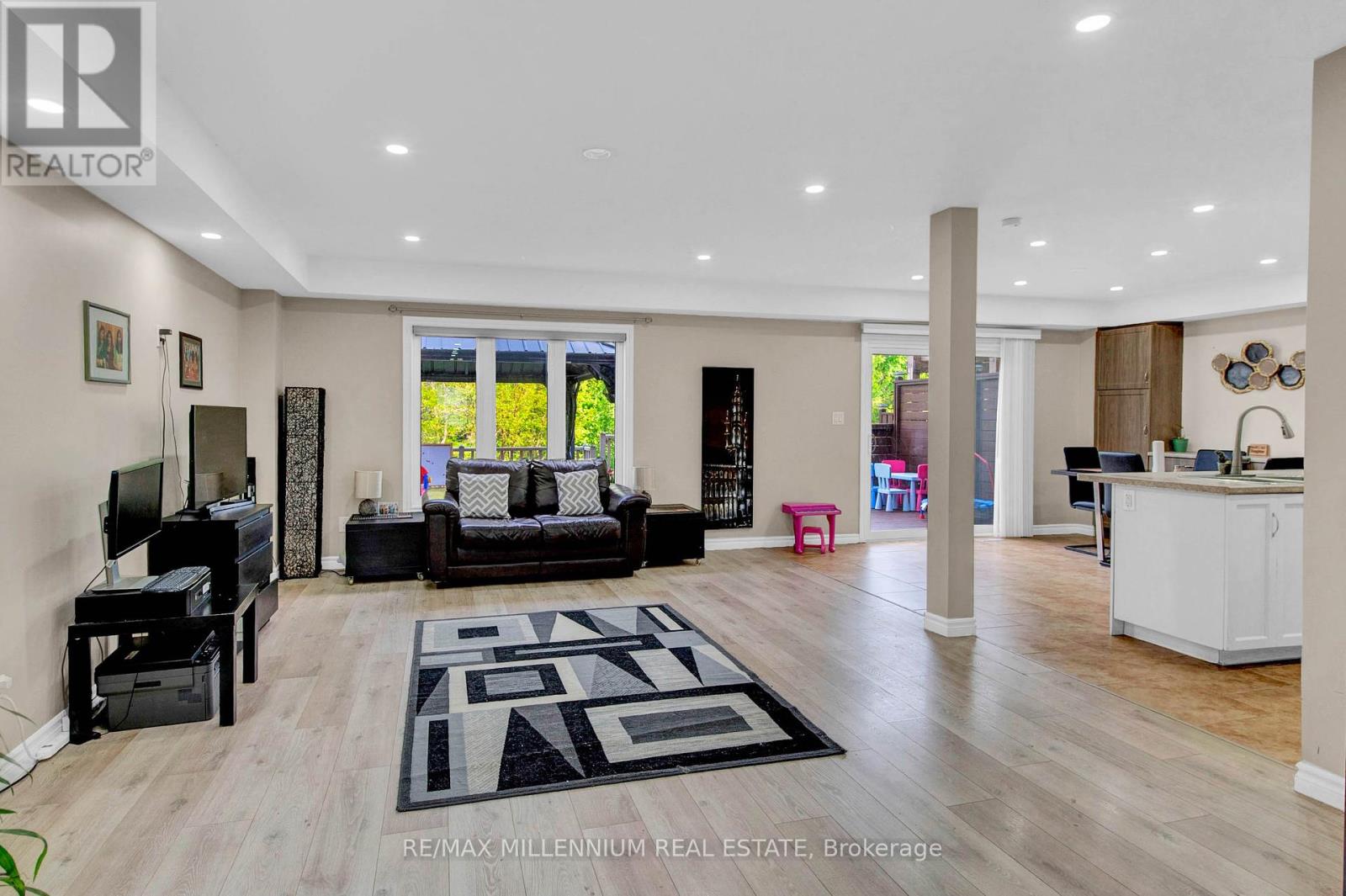 13 RIDGEWOOD COURT