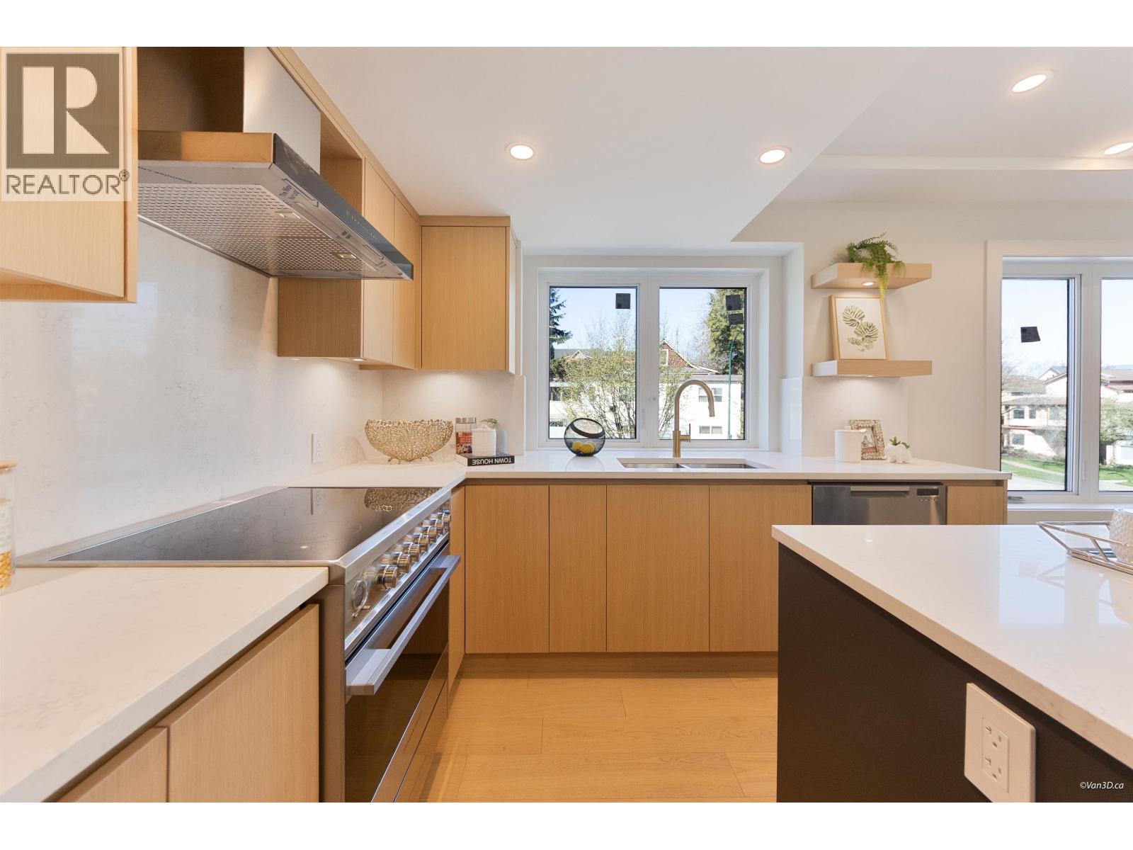 103 1406 E 18TH AVENUE