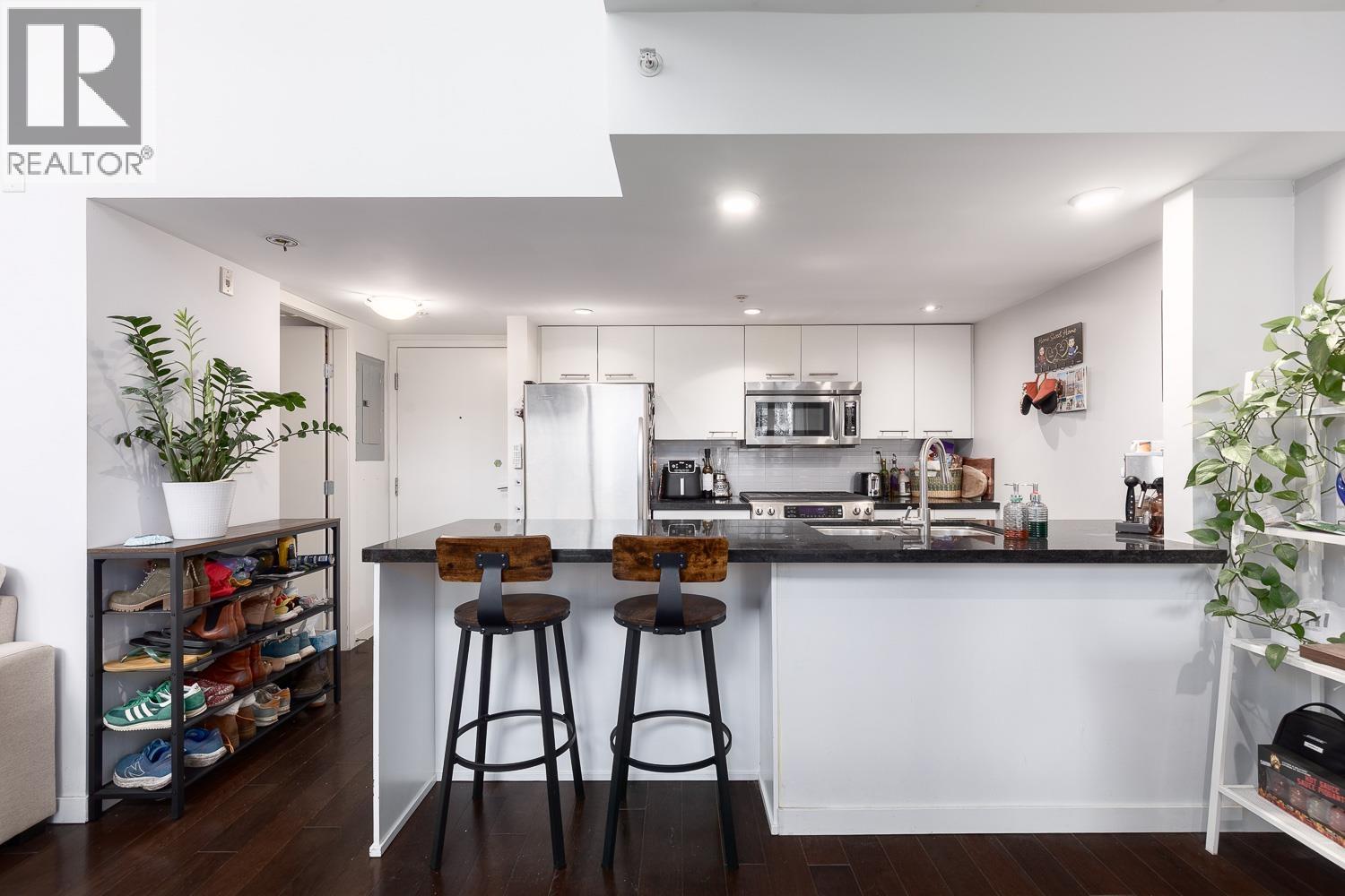 PH7 1288 CHESTERFIELD AVENUE