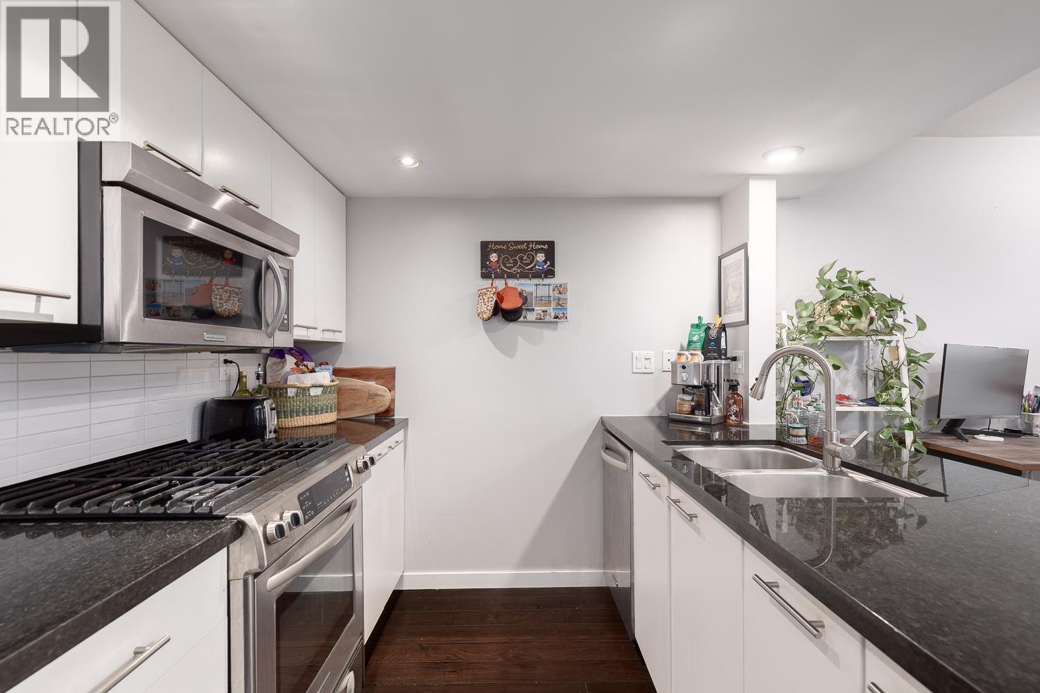 PH7 1288 CHESTERFIELD AVENUE