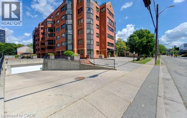 20 ELLEN Street E Unit# 303