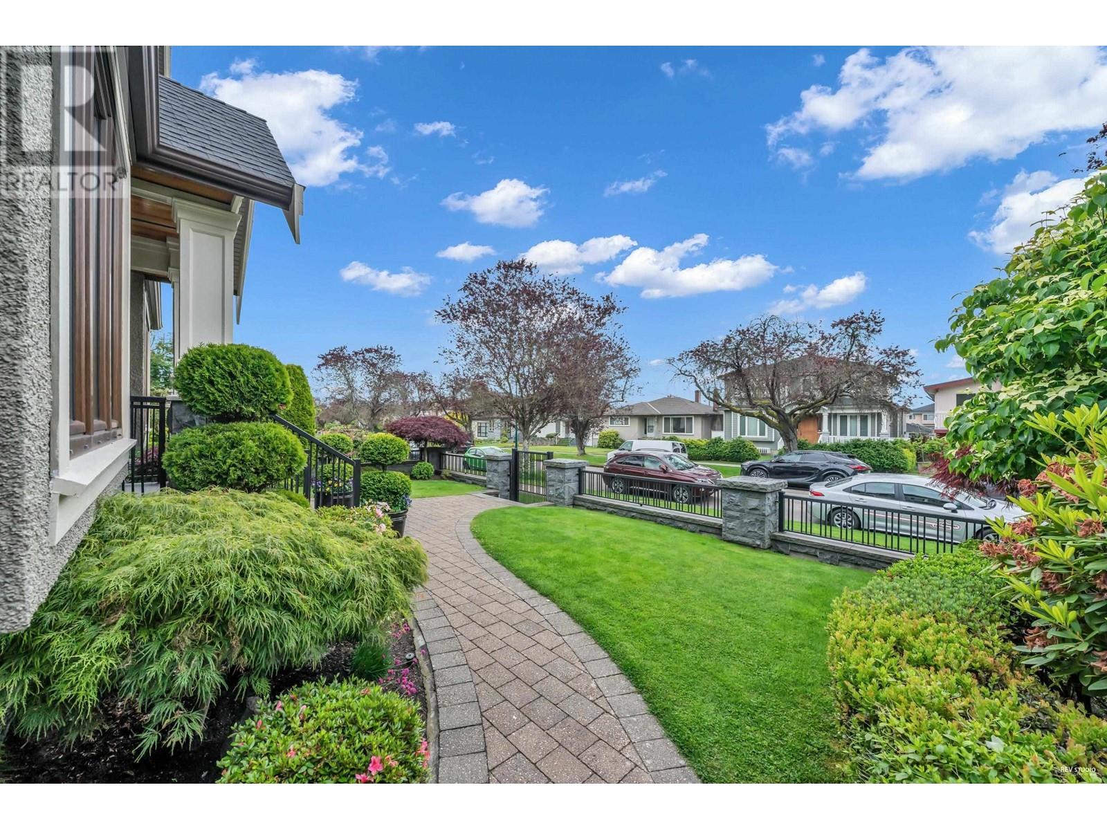 283 W 45TH AVENUE
