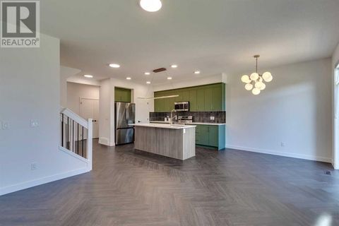 32 Clydesdale Court Cochrane AB T4C2Y6