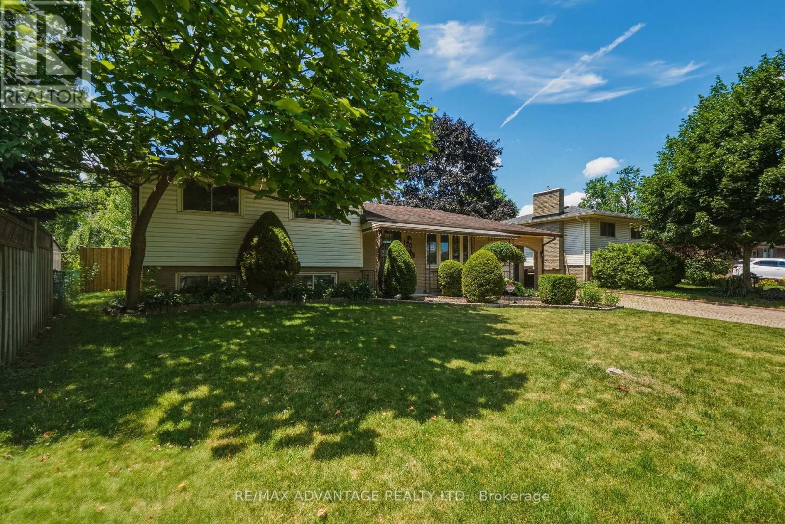 120 CHAMPLAIN CRESCENT