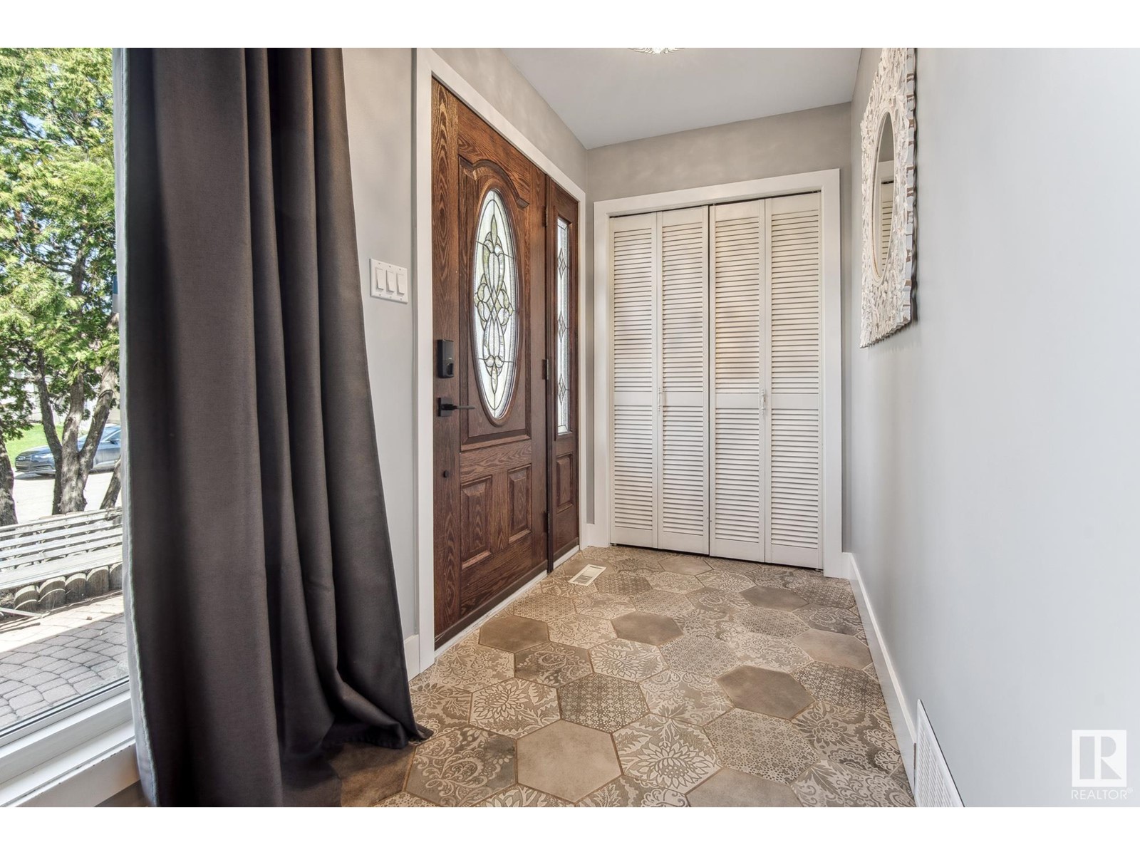 11519 141 AV NW