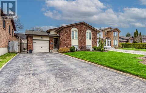 7 ASHLEY Court Kitchener ON N2E2Z6