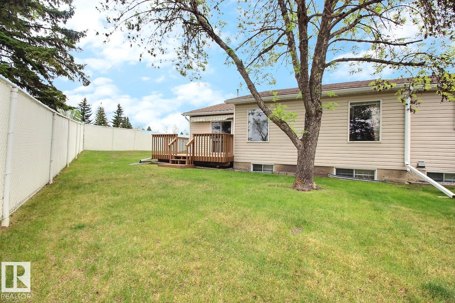 8146 27 AV NW