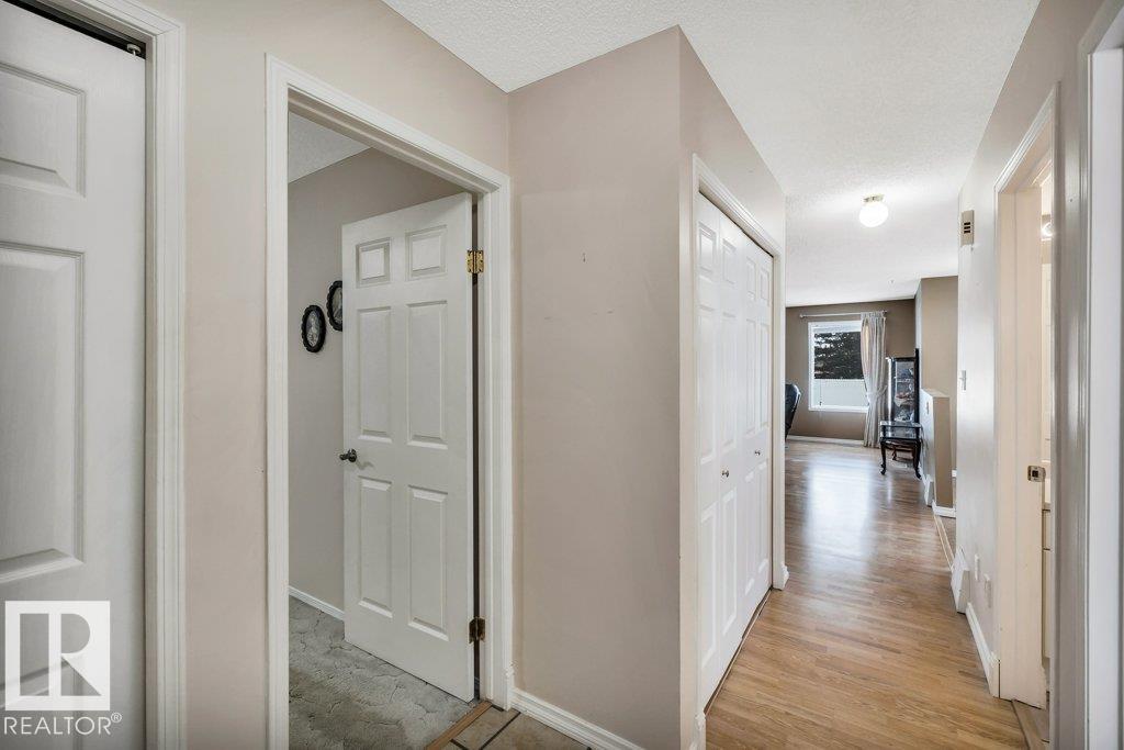 8146 27 AV NW