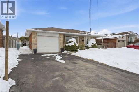 156 KENTLEY Drive Hamilton ON L8E1A7