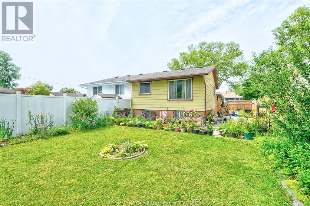 3196 ELMWOOD CRESCENT
