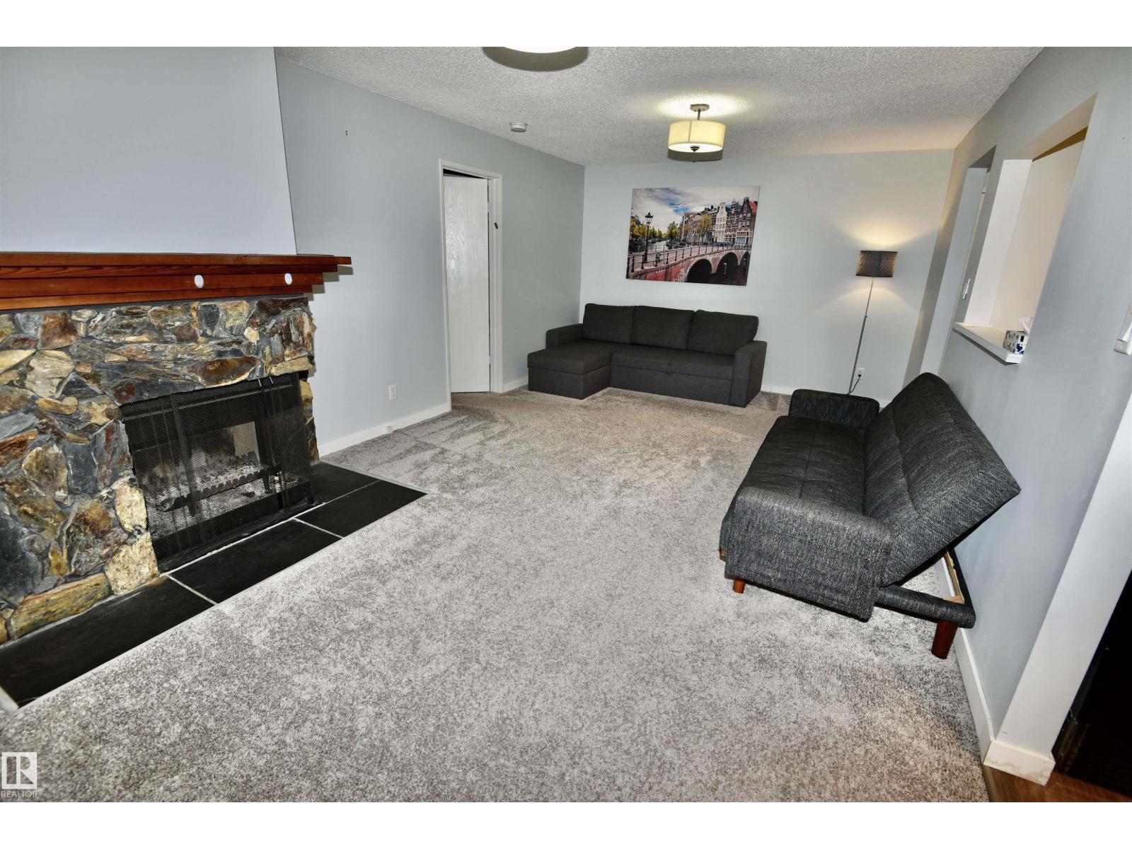 #21 10160 119 ST NW NW