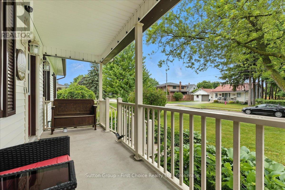 113 WHITELOCK STREET S