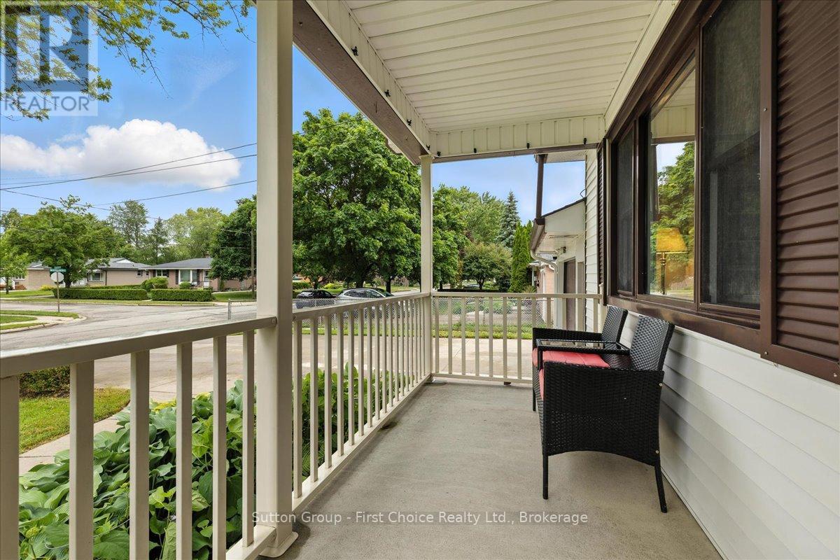 113 WHITELOCK STREET S
