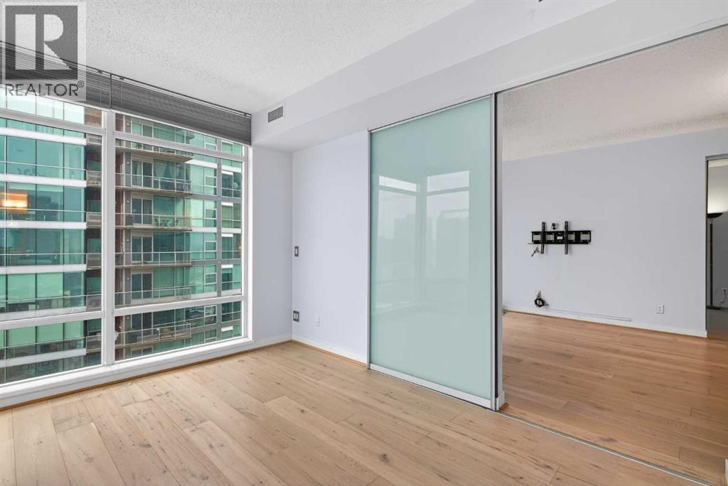 1901, 215 13 Avenue SW