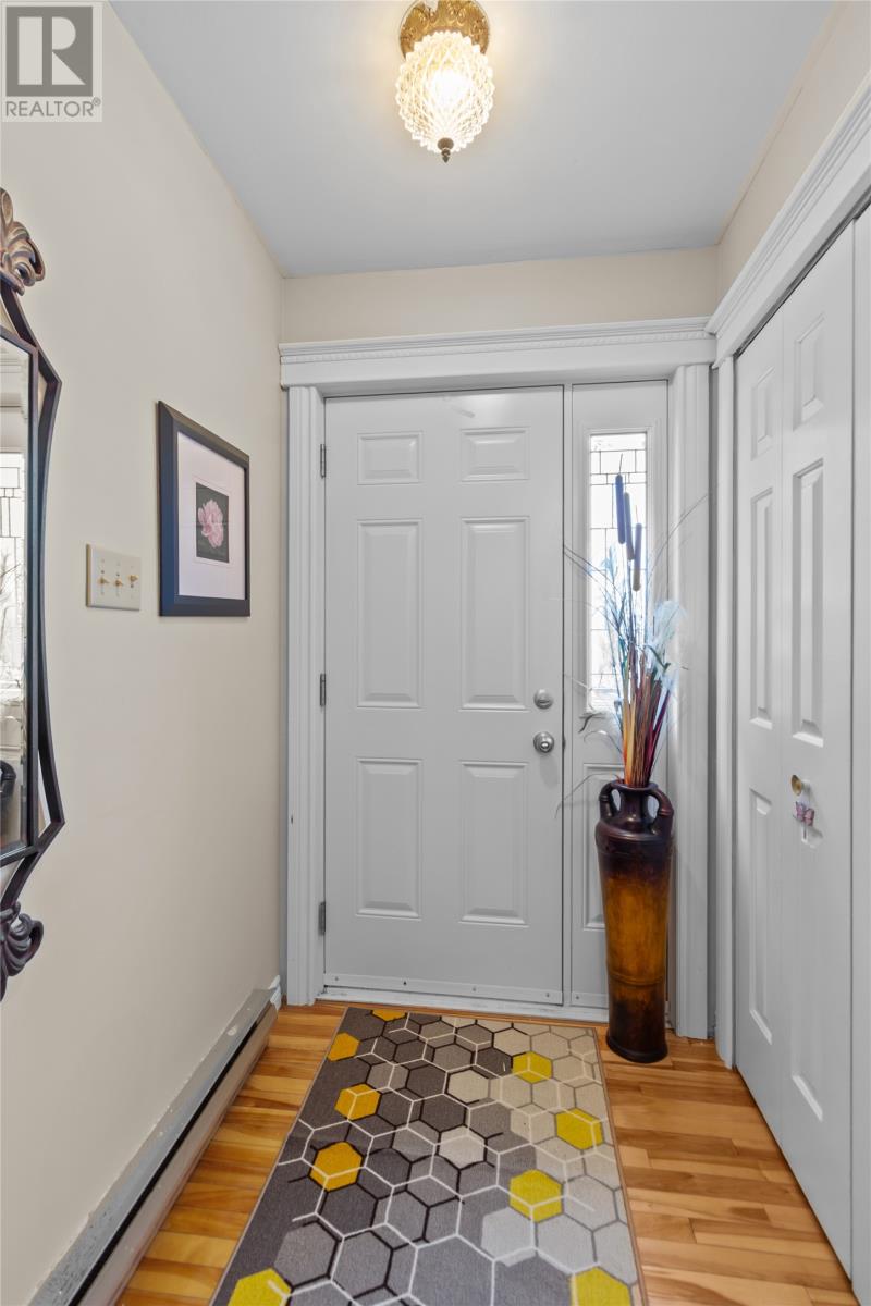 7 Tamarack Street