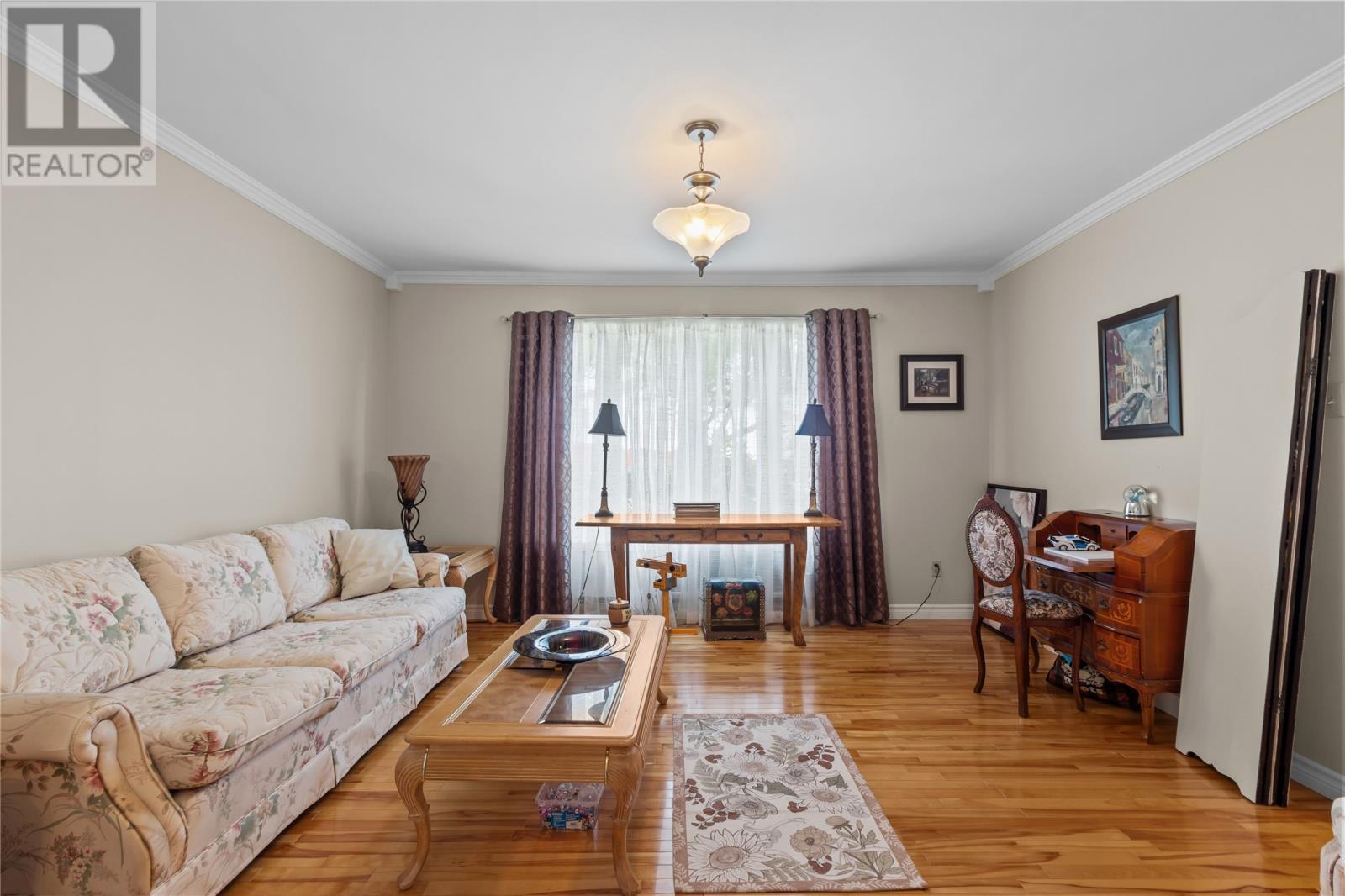 7 Tamarack Street