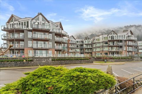 209 378 ESPLANADE AVENUE|Harrison Hot Springs Harrison Hot Springs BC V0M1A3