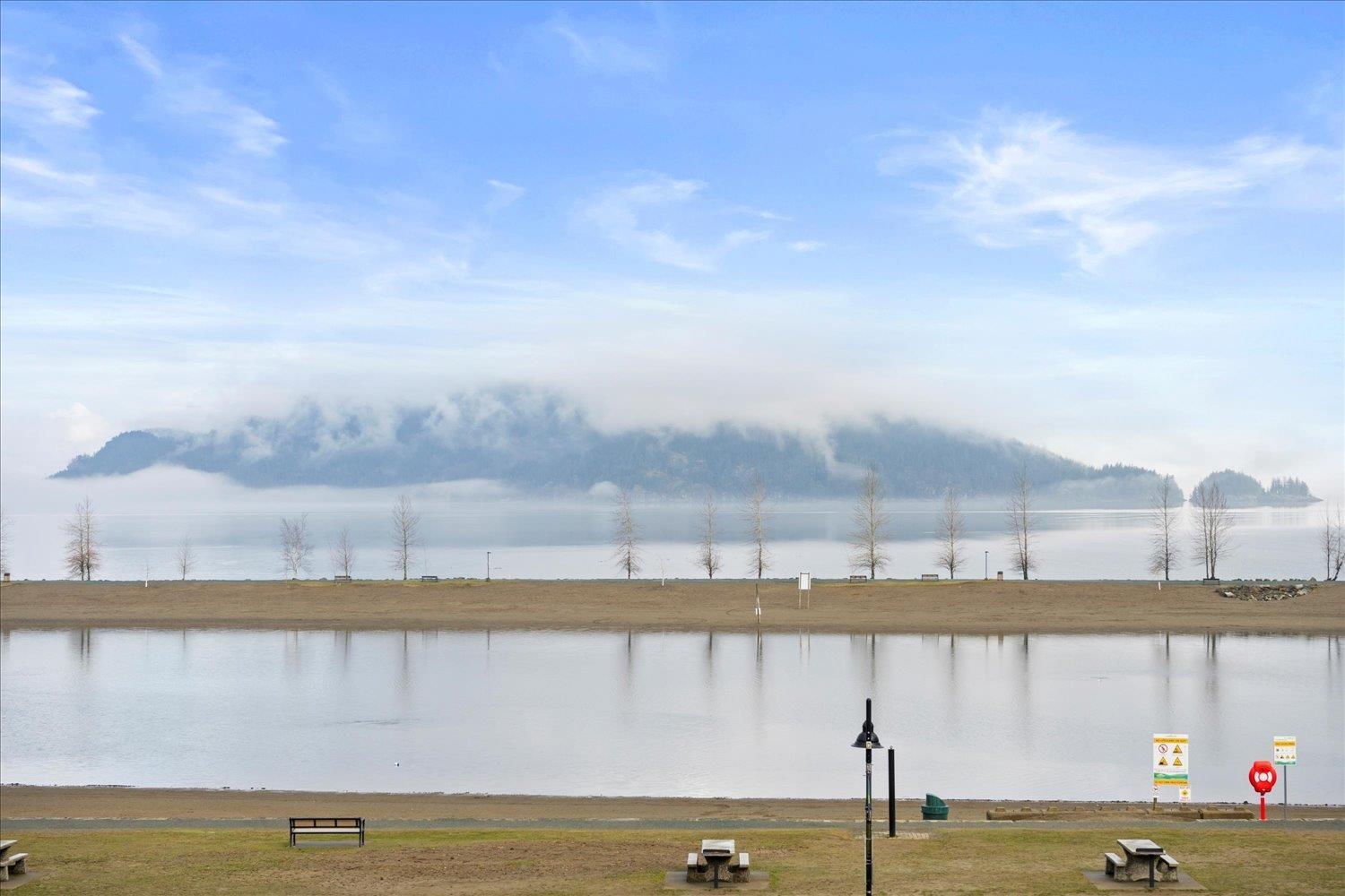209 378 ESPLANADE AVENUE|Harrison Hot Springs