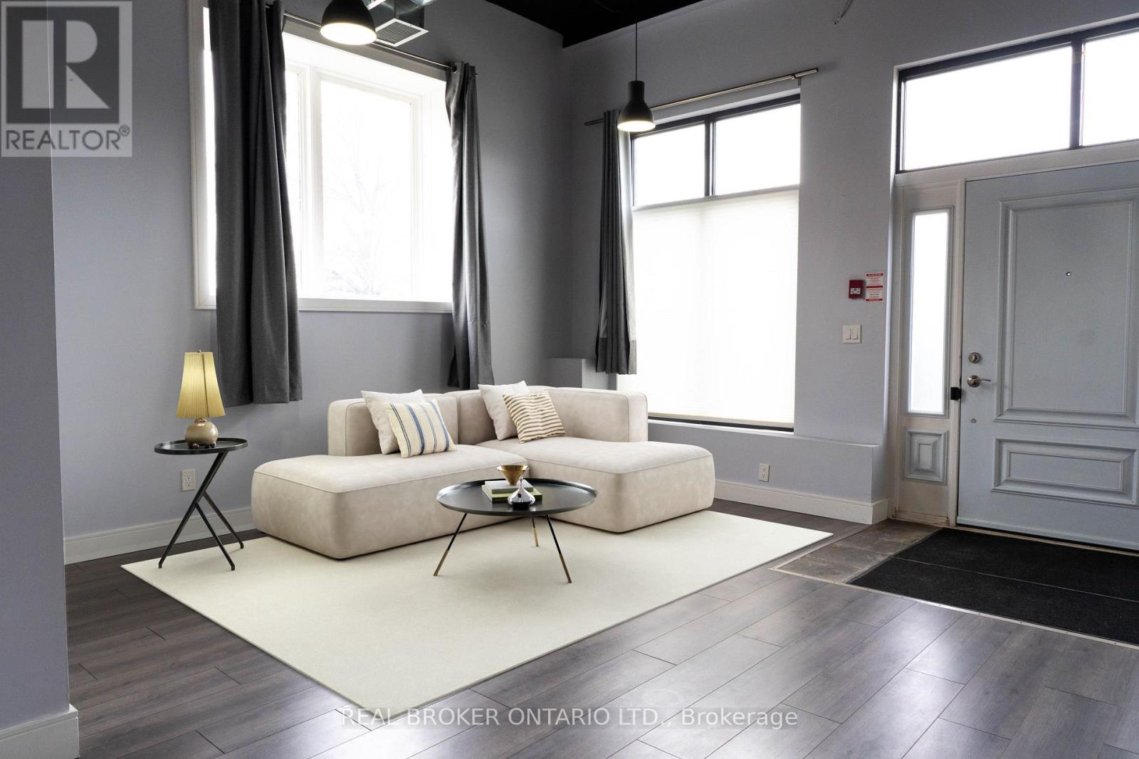 Photo 1 of 18 — 102 - 904 PAISLEY ROAD Unit 102, Guelph (Willow West/Sugarbush/West Acres), ON N1K0C6