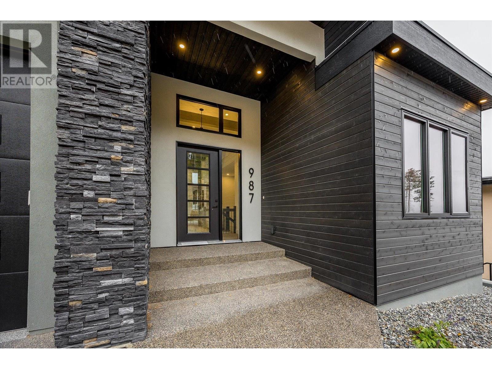 987 Loseth Drive