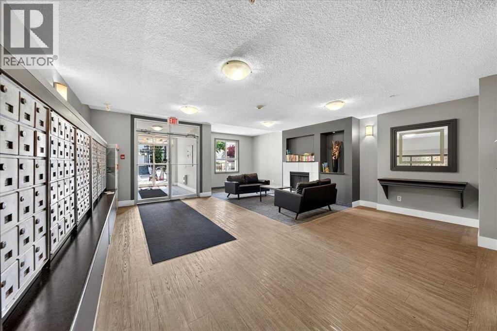 3304, 73 Erin Woods Court SE