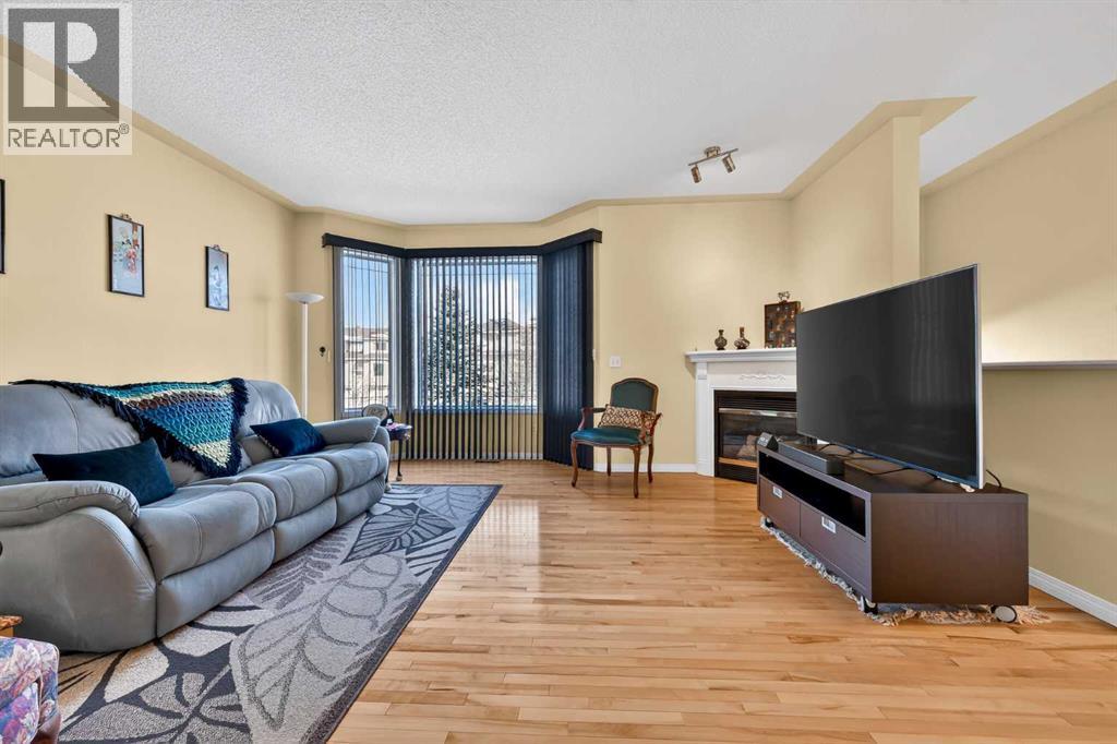 71 Country Hills Gardens NW