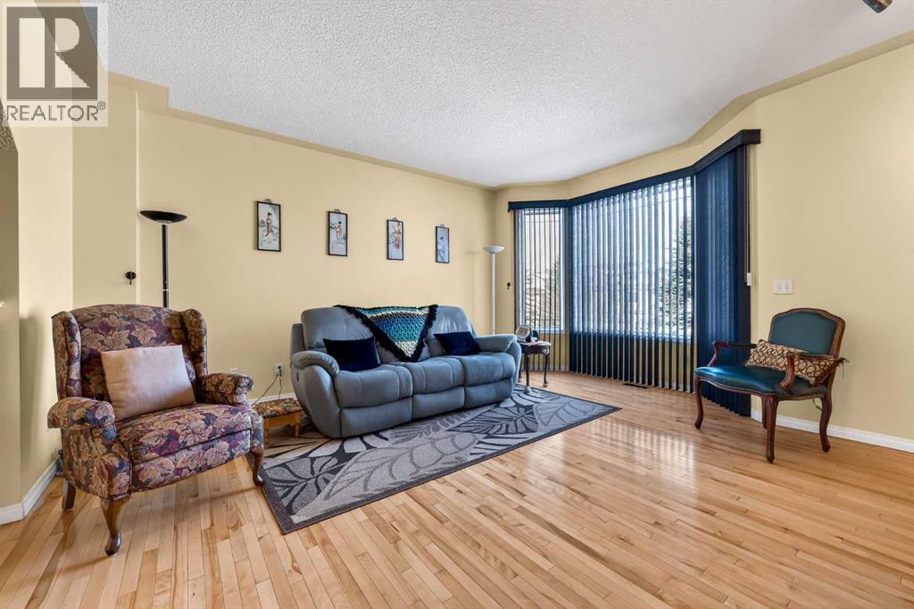 71 Country Hills Gardens NW