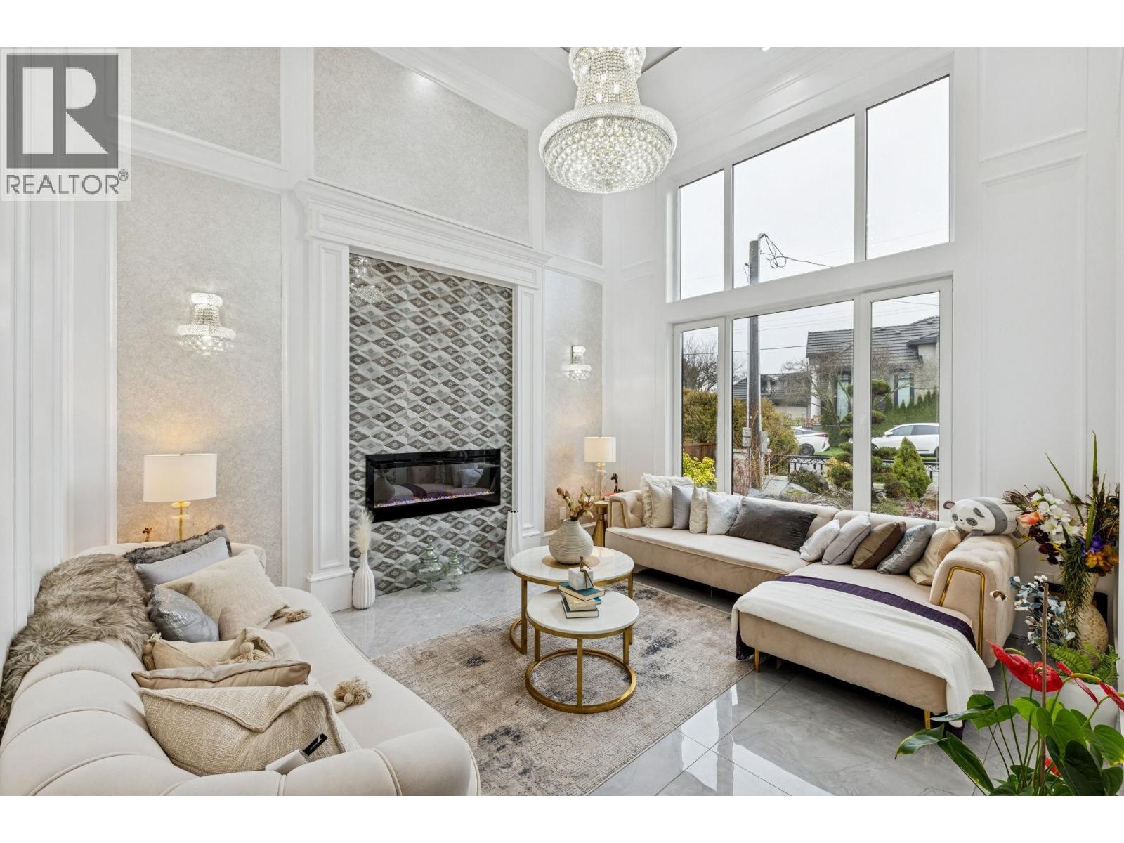 8580 CAMDEN CRESCENT