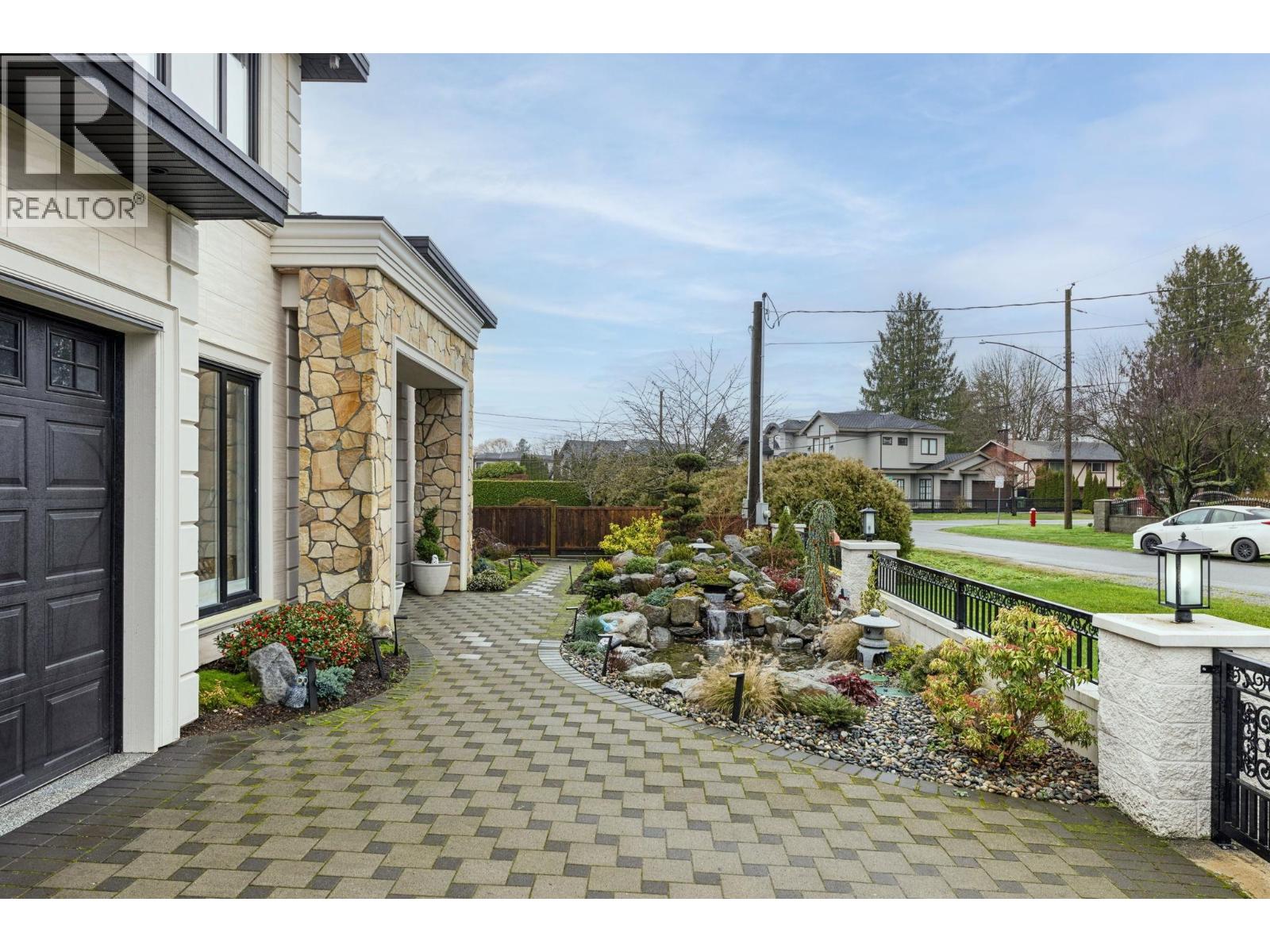 8580 CAMDEN CRESCENT