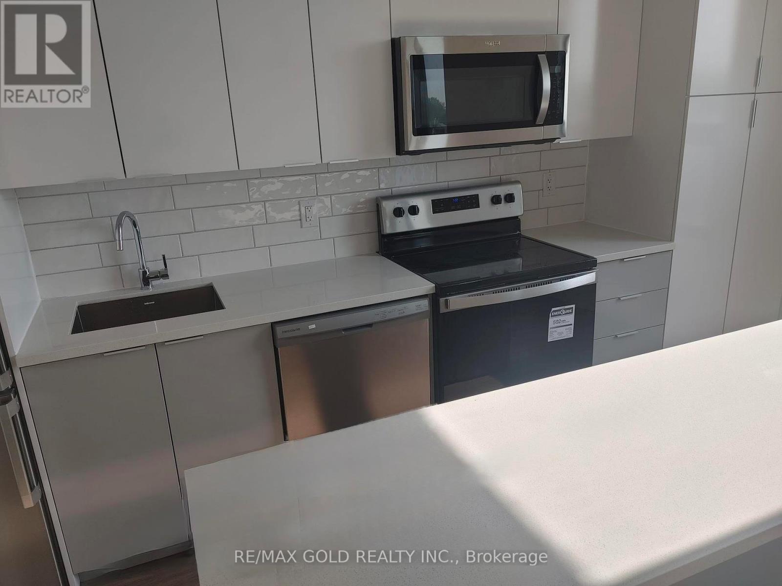 506 - 7 ERIE AVENUE E