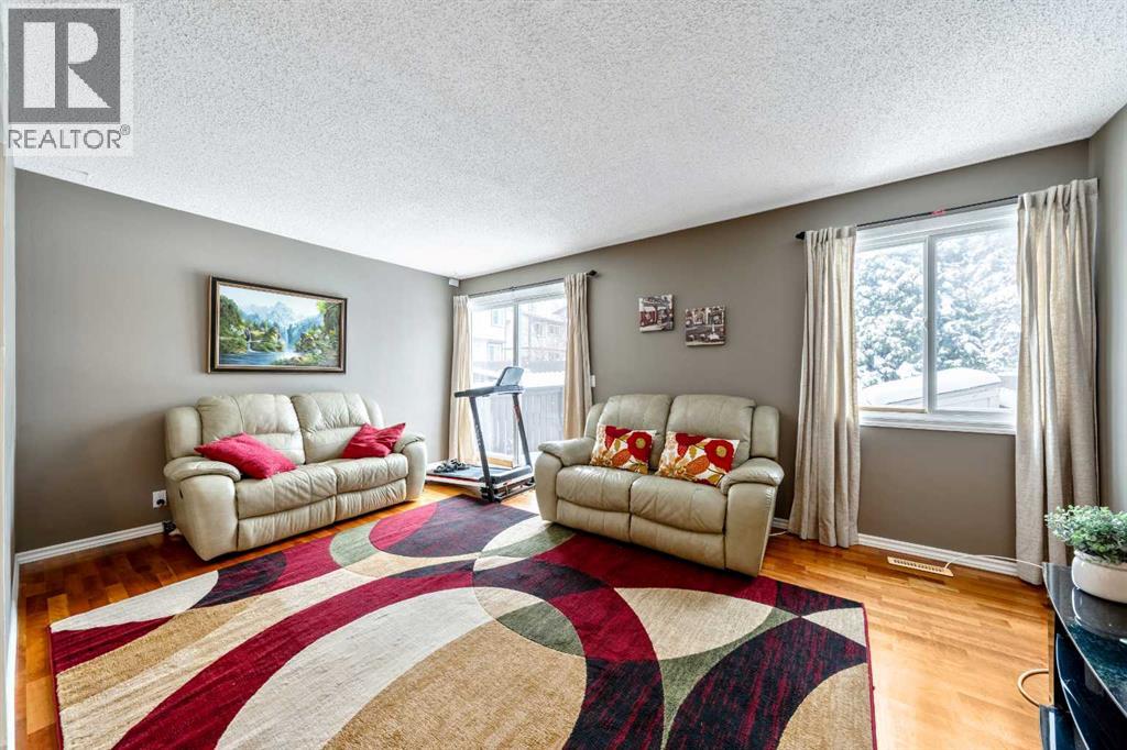 60, 115 Bergen Road NW