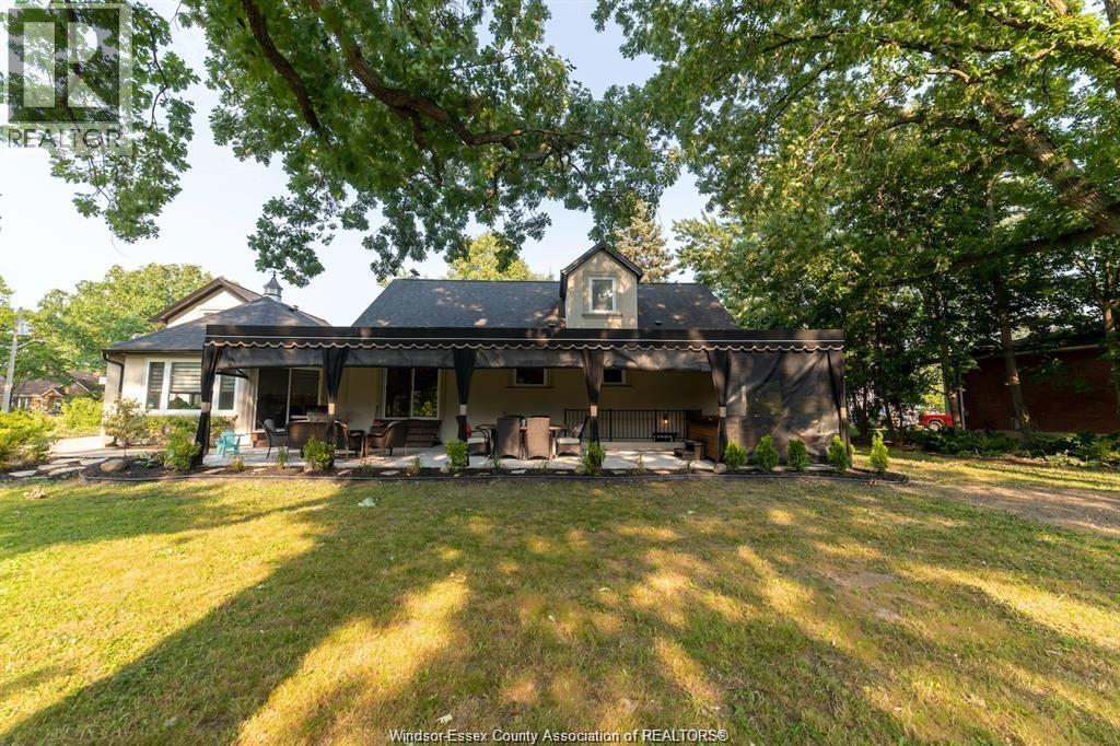 4251 ROSELAND DRIVE West