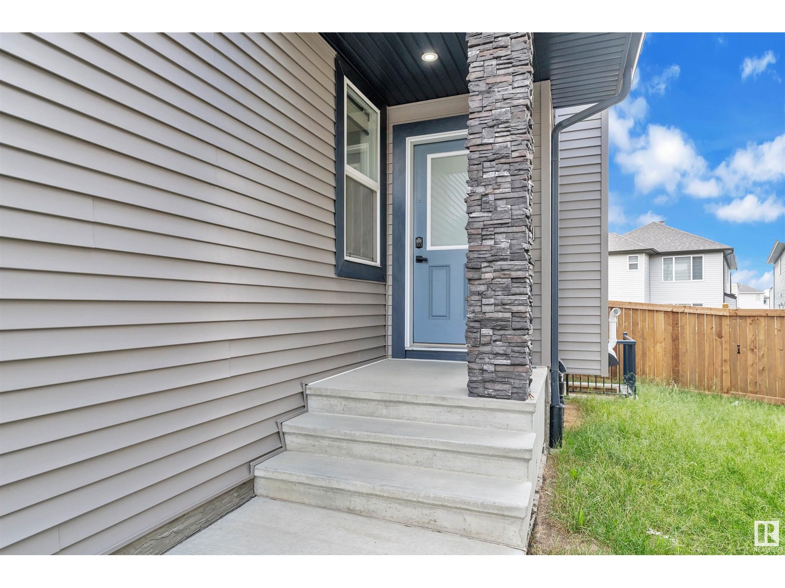 2034 13A AV NW