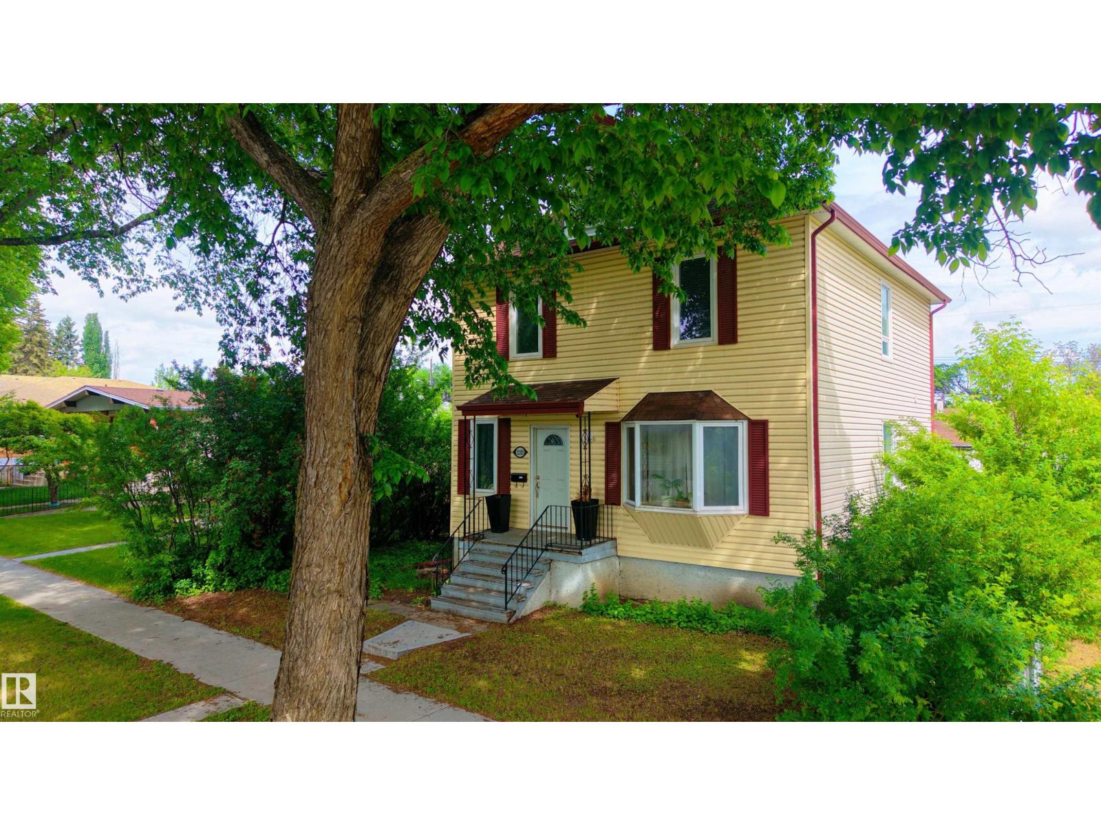 12103 85 ST NW