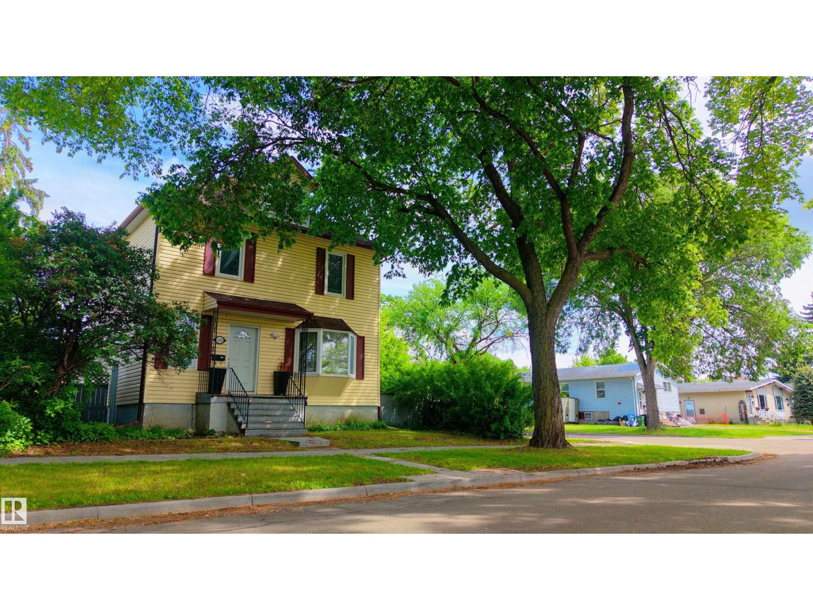 12103 85 ST NW