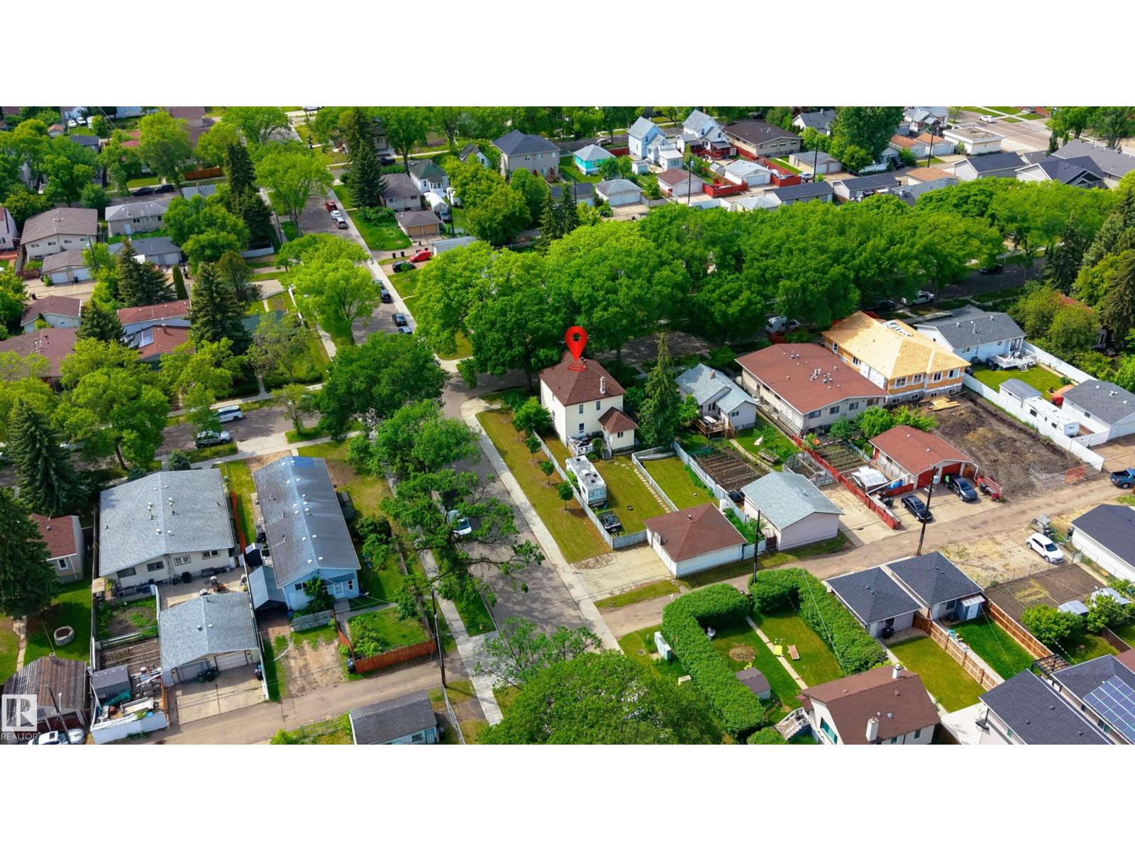 12103 85 ST NW