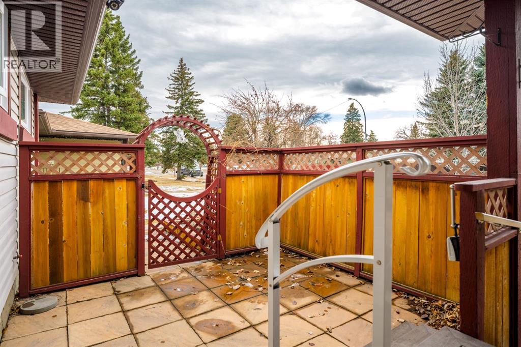 804 Queensland Drive SE