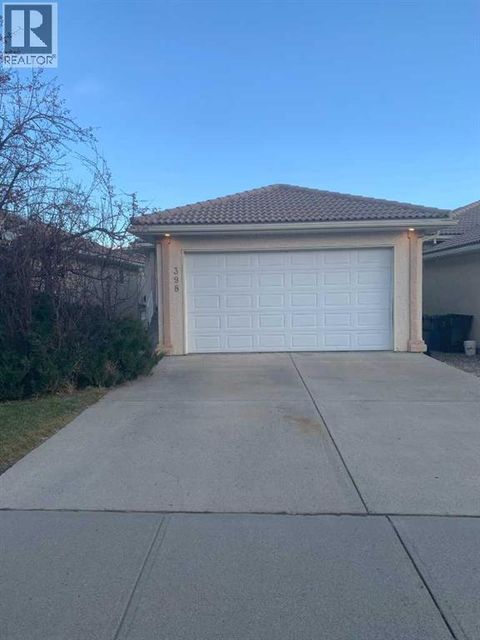 1, 398 CANYON Boulevard W Lethbridge AB T1K6V2