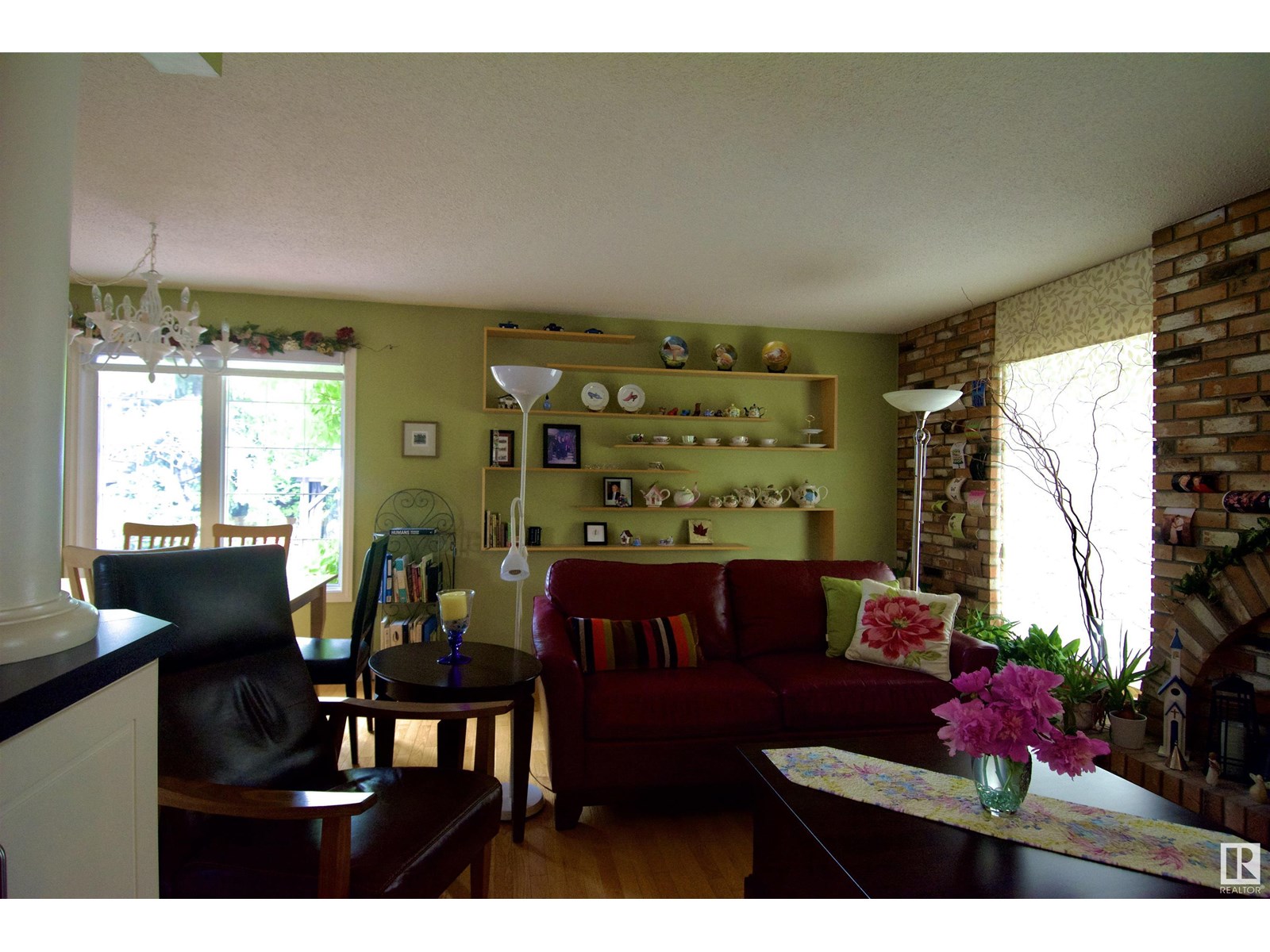 8516 42A AV NW