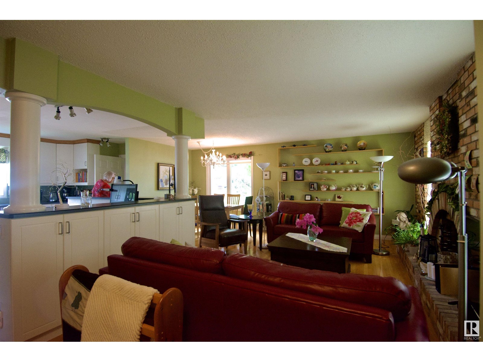 8516 42A AV NW
