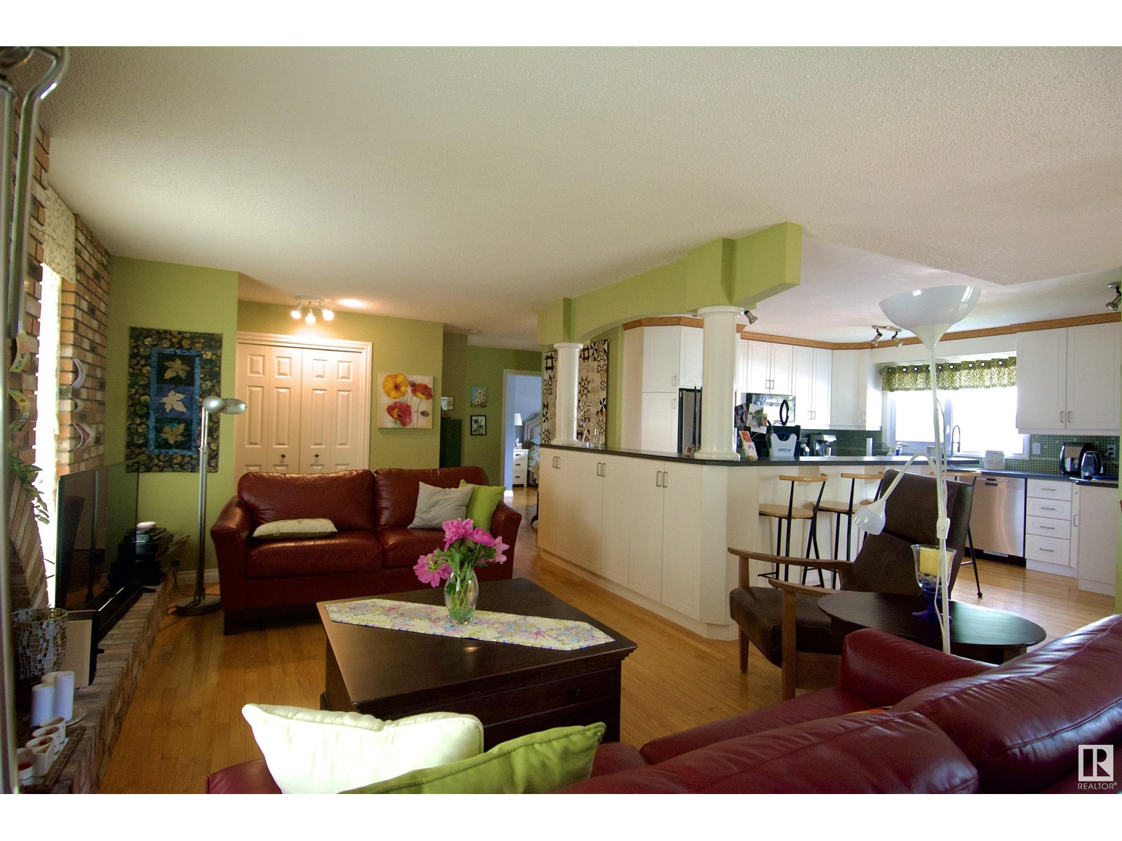 8516 42A AV NW