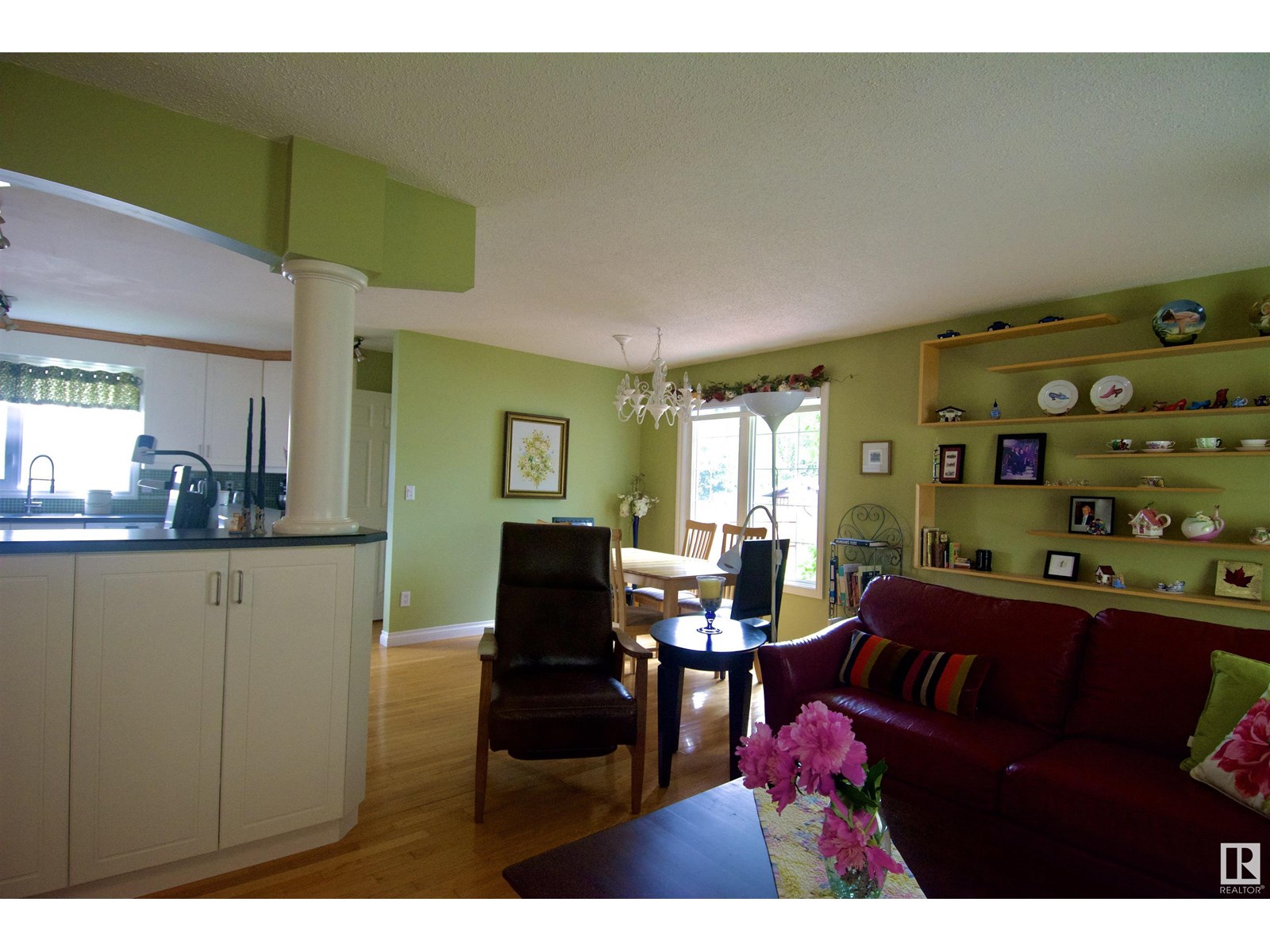 8516 42A AV NW