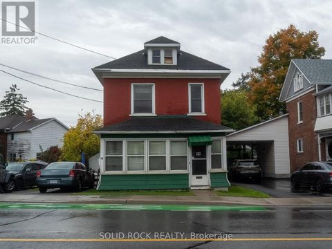 98 ELMSLEY STREET N Smiths Falls ON K7A2H2