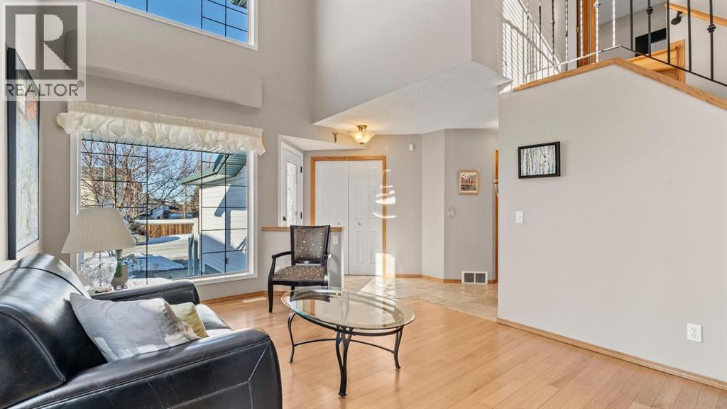 227 Rocky Ridge Close NW