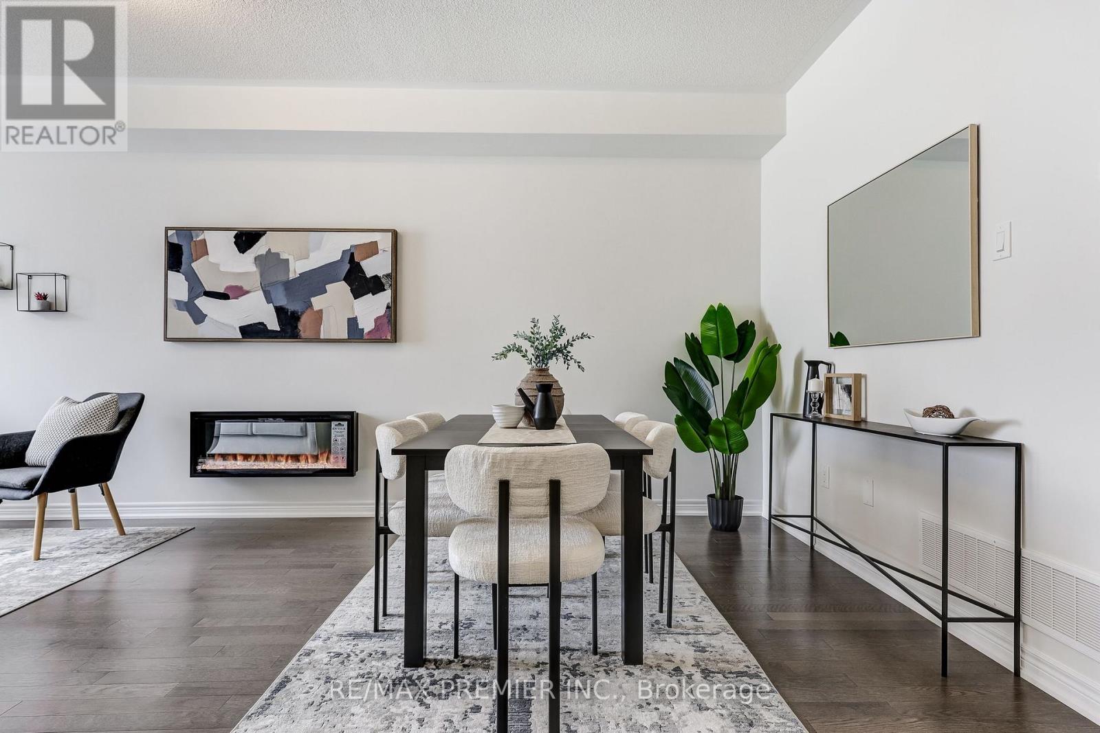 NOVA MODEL - 2968 PETER MATTHEWS DRIVE