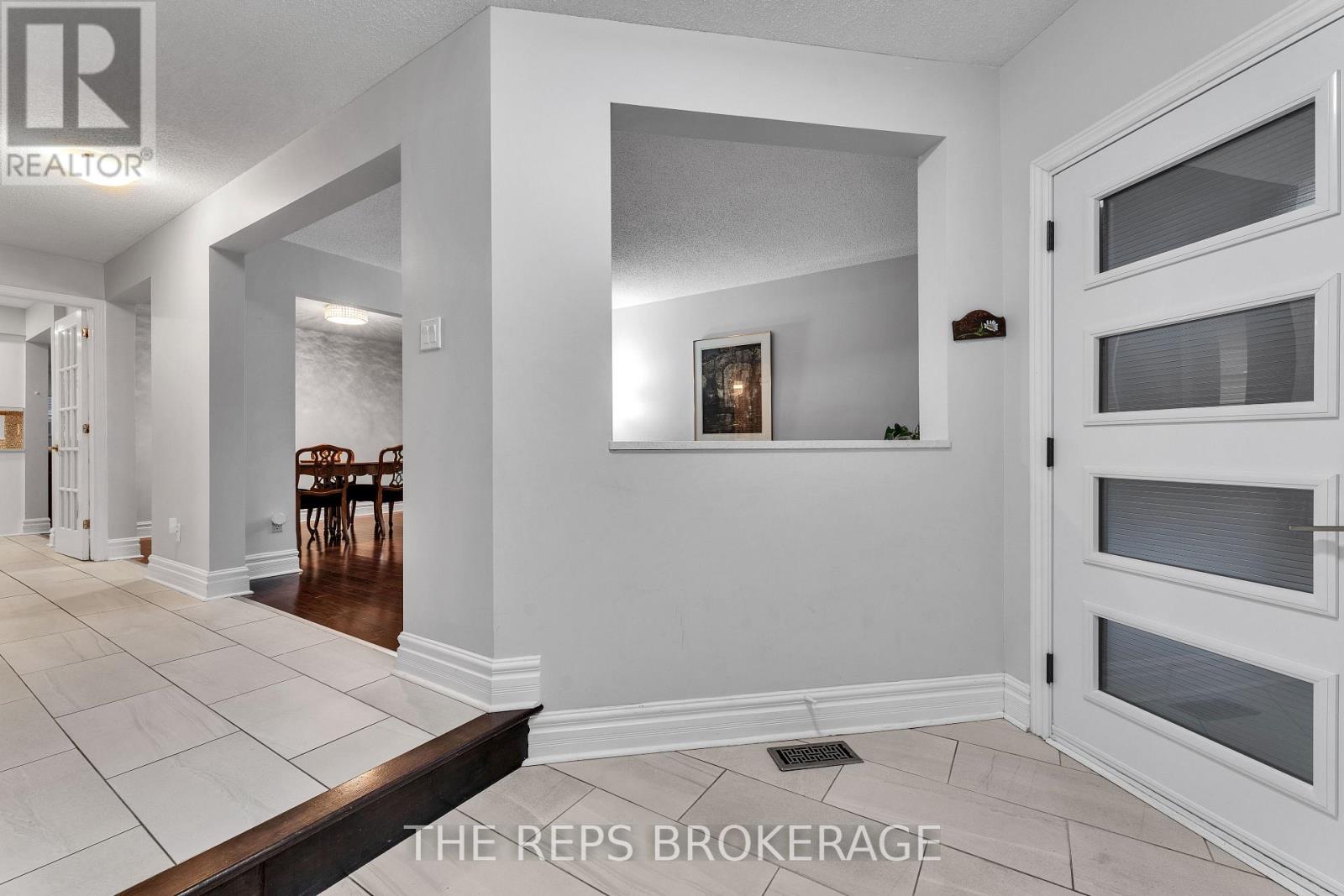 64 HUNTERSWOOD CRESCENT