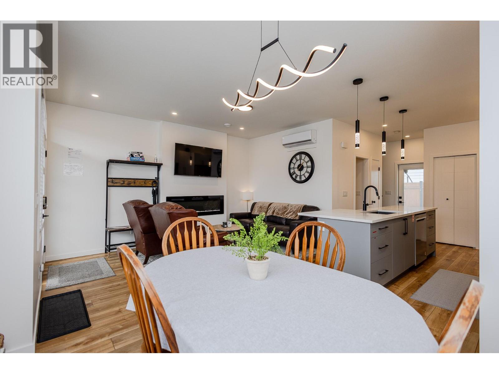 169 Maple Street Unit# 104