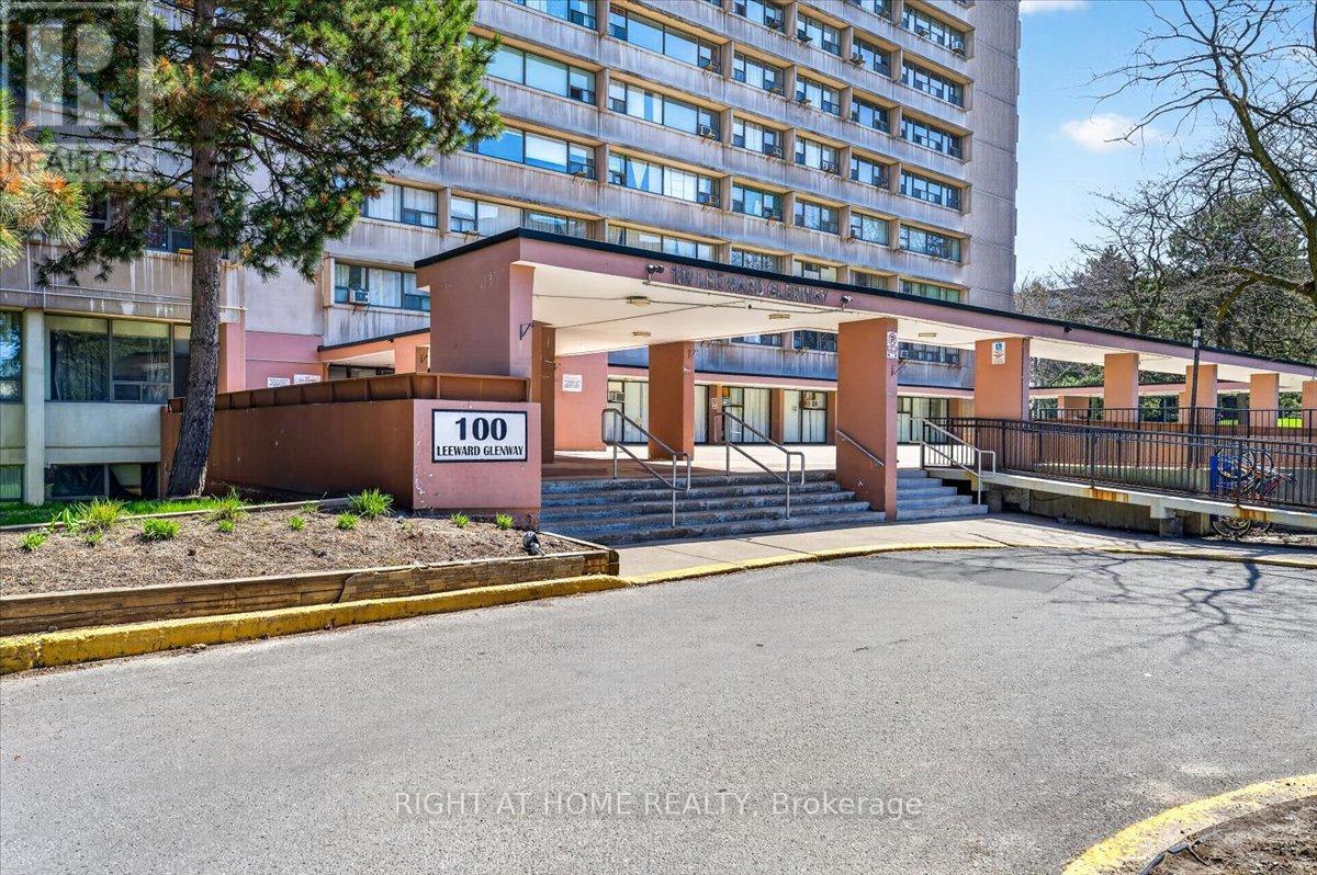 Photo 1 of 27 — 708 - 100 LEEWARD GLENWAY Unit 708, Toronto (Flemingdon Park), ON M3C2Z1
