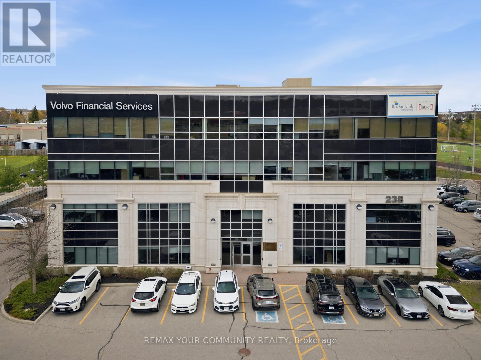 230 WELLINGTON STREET E